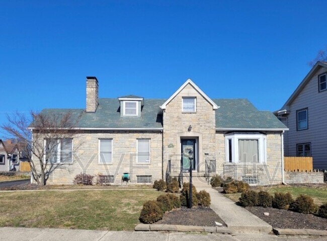 Building Photo - 3128 Ellis Pl