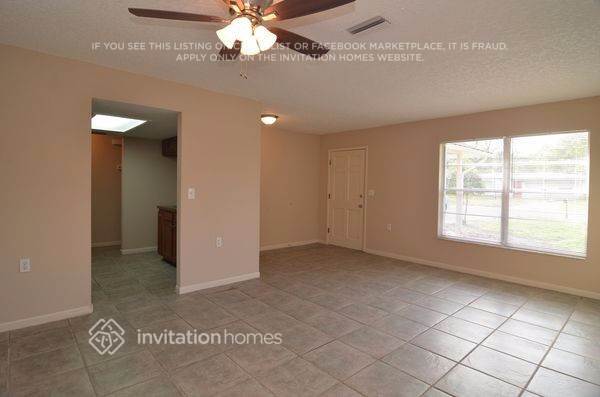 Foto del edificio - 7121 N 50th St