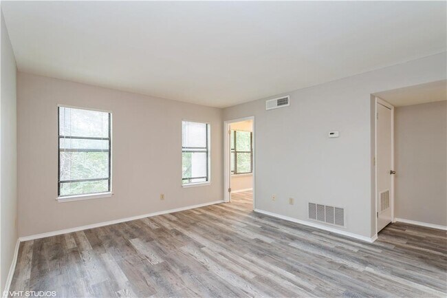 Building Photo - 1309 Old Hammond Chase