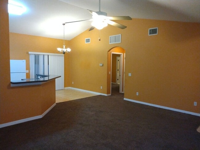 Foto del edificio - 14059 Sullivan St