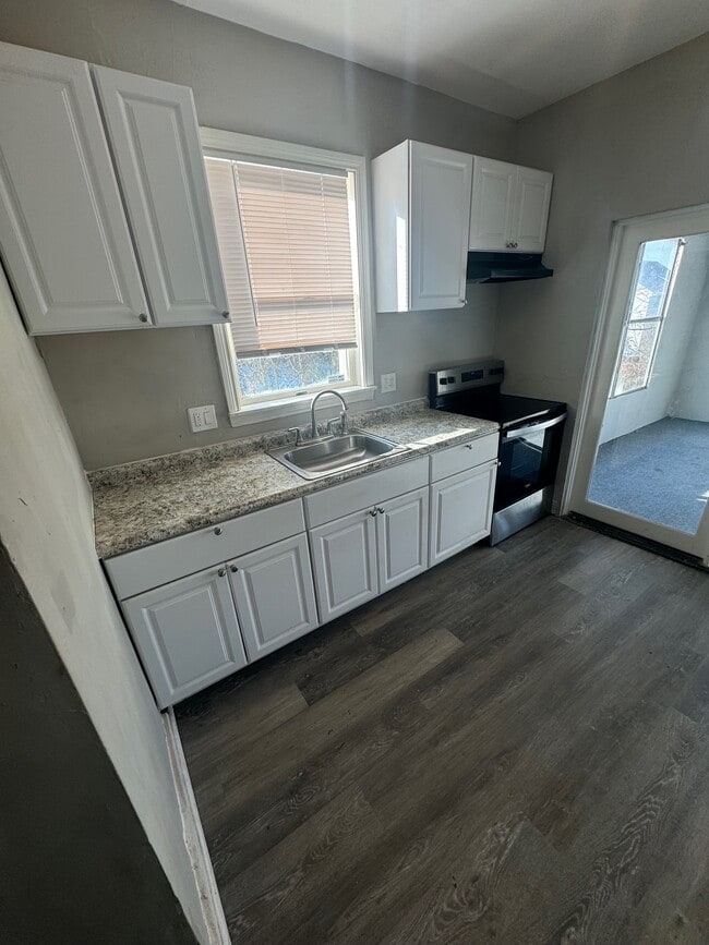 Building Photo - 1410 Meadow St