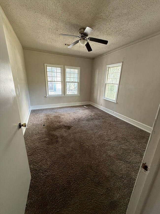Foto del edificio - 624 Clifton Ct