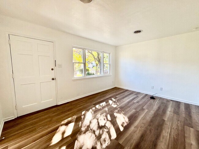 Foto del edificio - Fully Renovated Home in Chesapeake
