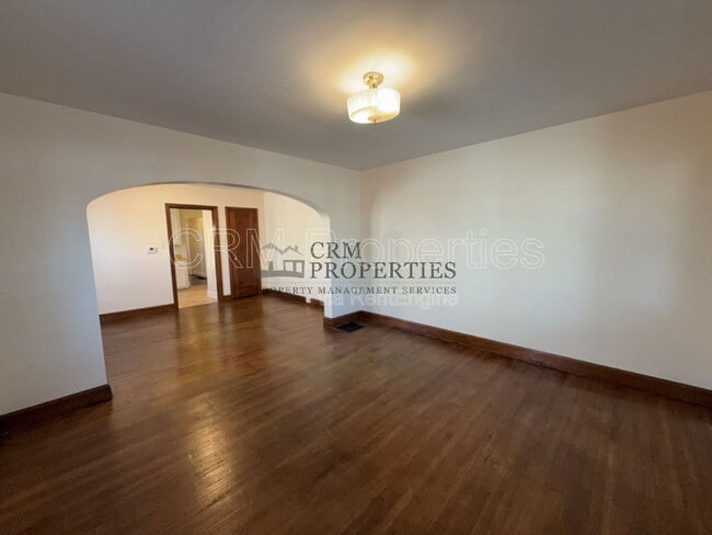 Photo - 933 N Linwood Ave Townhome