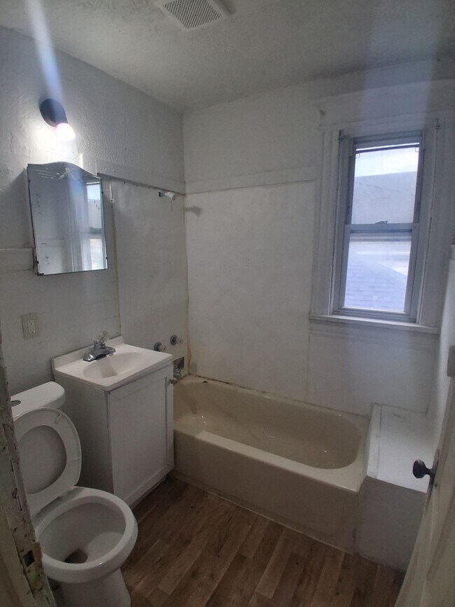 Foto del edificio - 1231 W Windlake Ave