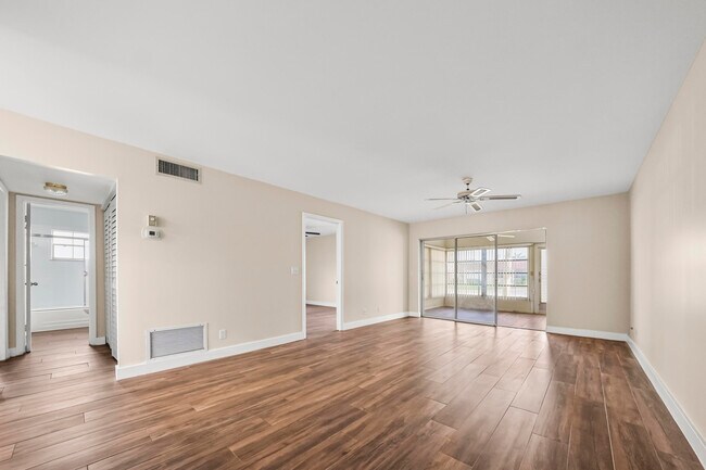 Building Photo - 270 Cape Cod Cir