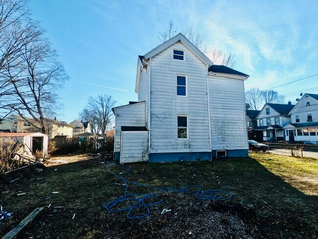 Building Photo - 97 Admiral St