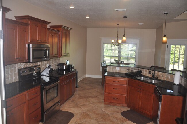 Foto del edificio - 560 Hickory Ridge Rd