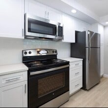 Building Photo - 7 Stonehill Dr