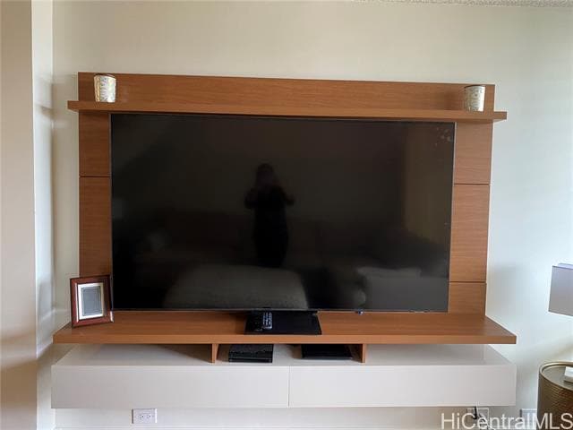 Foto del edificio - 555 University Ave