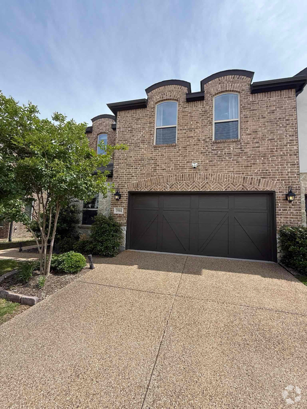 Building Photo - 3904 Lucan Ln