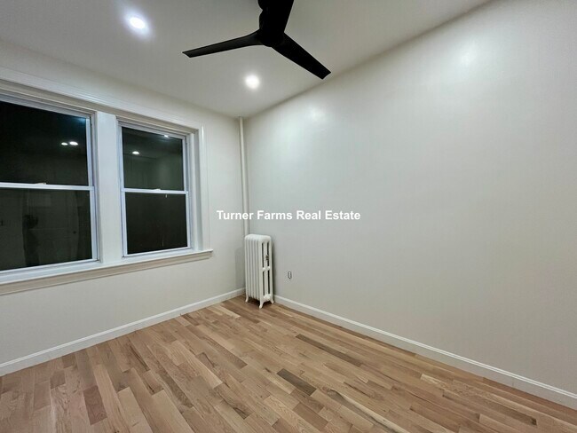 Foto del edificio - 211 Park Dr