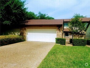 Building Photo - 8226 Summer Side Dr