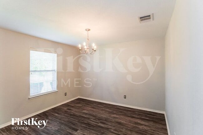 Building Photo - 503 Cypress Ct