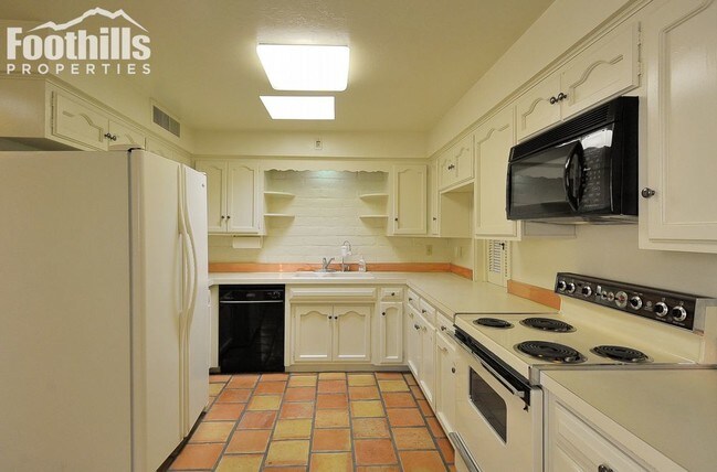 Foto del edificio - 4730 E Quail Creek Dr