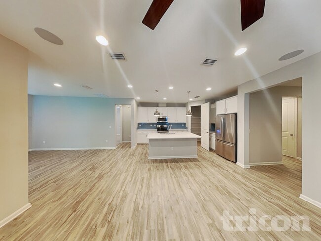 Building Photo - 2862 Alpin Dr