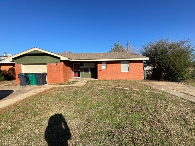 Photo - 1009 SW 65th St House