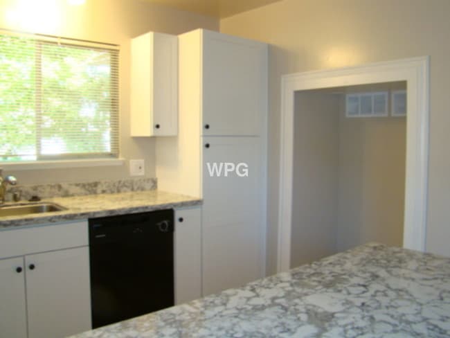 Building Photo - 2073 La Miel Ct
