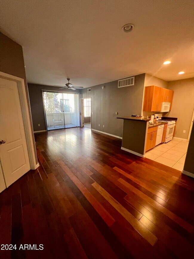 Foto del edificio - 6900 E Princess Dr