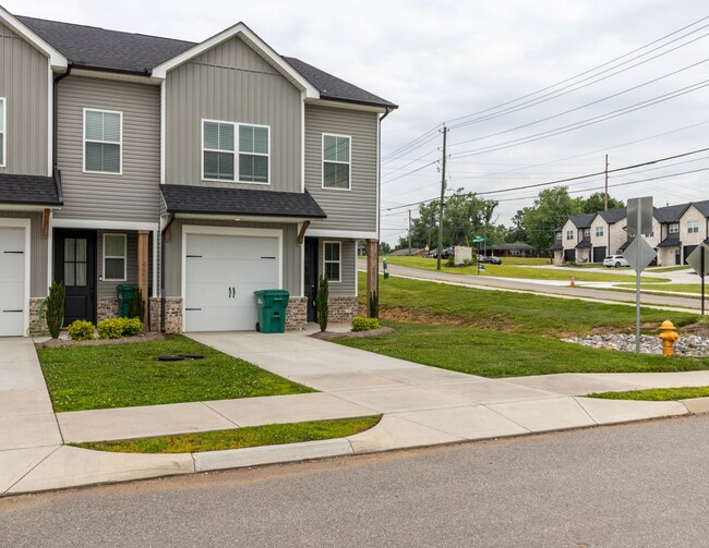Foto del edificio - 4839 Lake Ln