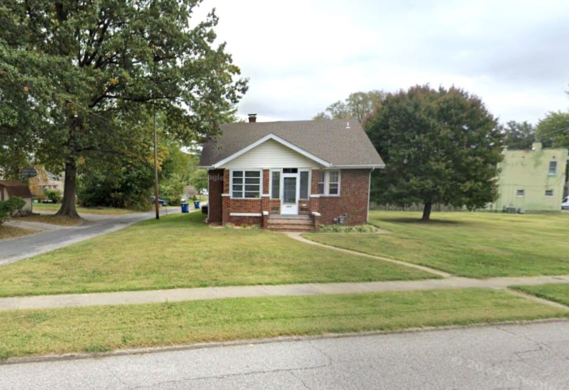 Building Photo - 1204 Caseyville Ave