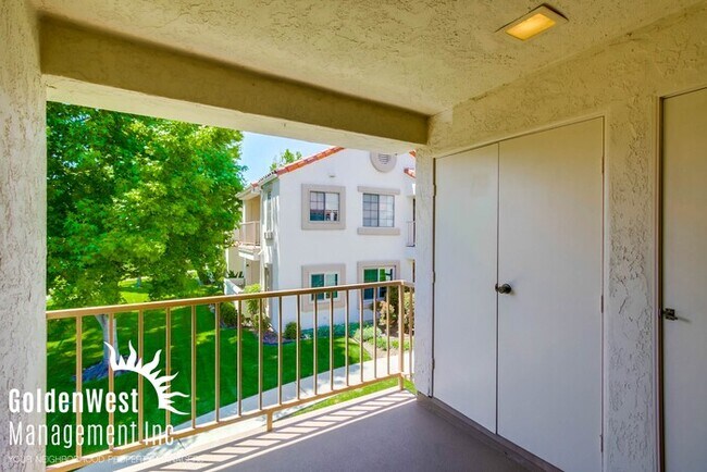 Foto del edificio - Cozy 1Bdm 1Ba Condo in Sabre Springs