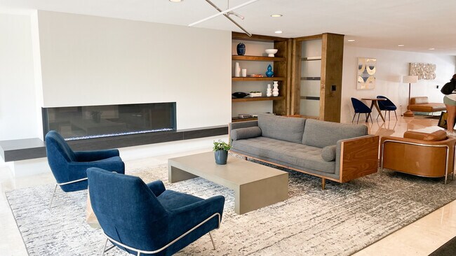 Lobby - 4977 Battery Ln