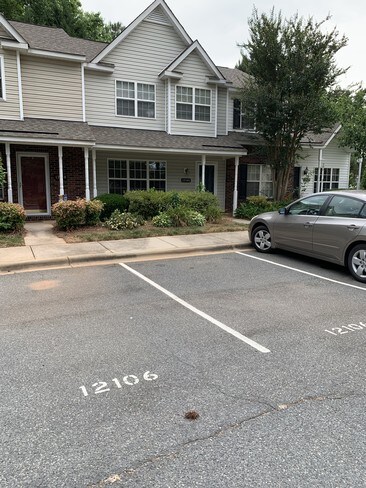 Foto del edificio - 12106 Bottlebrush Pl