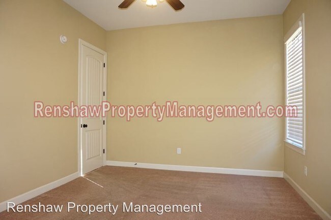 Building Photo - 6861 Lagrange Grove Dr