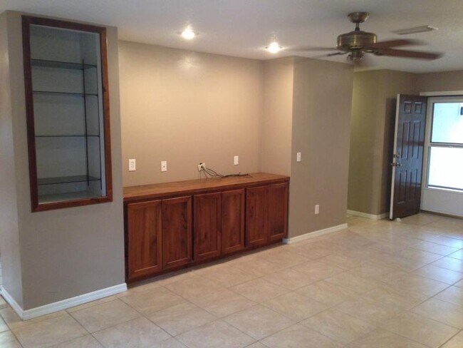 Foto del edificio - 6220 Janina rd