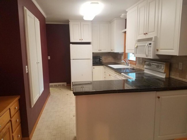 Foto del edificio - 106 E 8th St