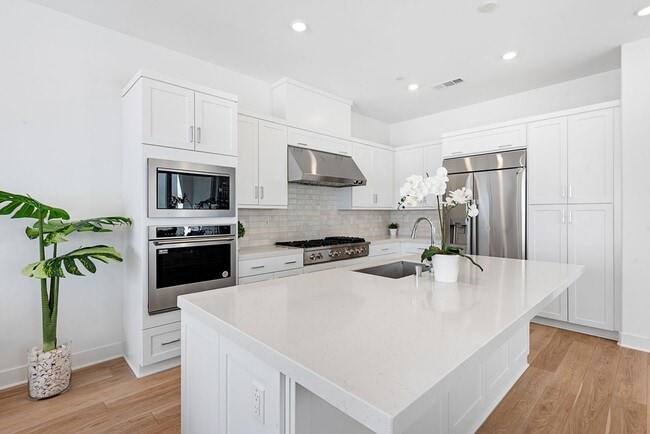 Building Photo - 408 Treble: Modern 4BR + Loft in Great Park, Irvine