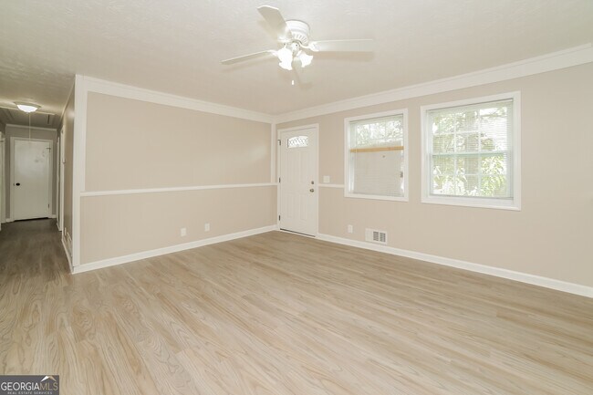 Foto del edificio - 608 Upland Ridge Dr NW