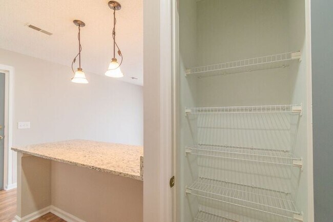 Foto del edificio - 2 Bed 2 Bath Condo in Charlotte