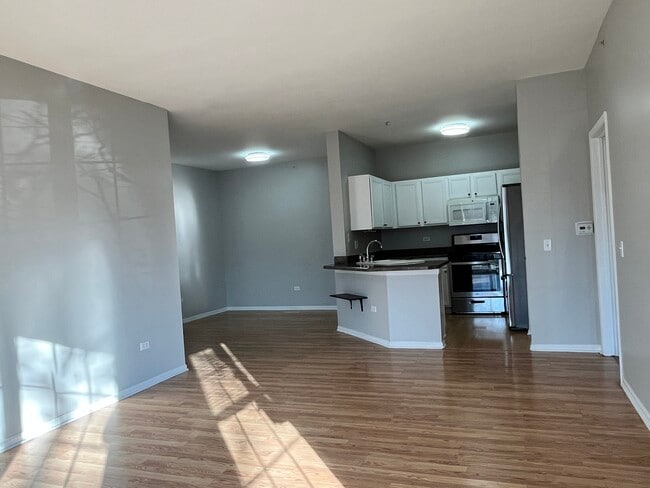 Building Photo - 3275 Stratford Ct