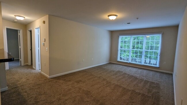 Living area - 3710 Cotswold Ave