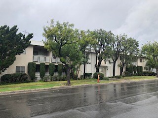 Building Photo - 6741 S Springpark Ave