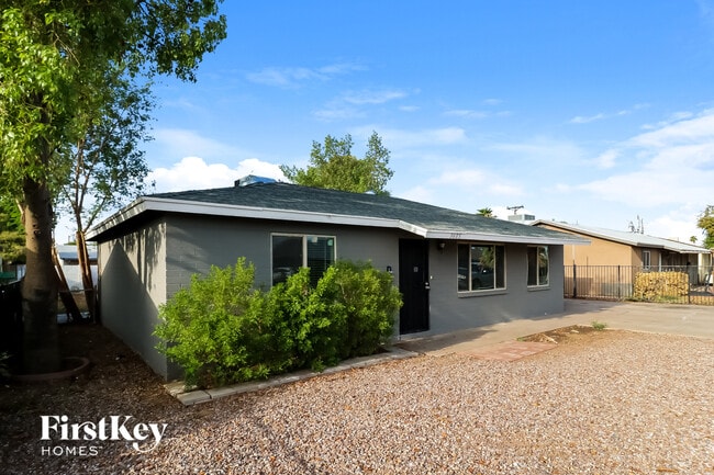 Building Photo - 3605 W San Miguel Ave