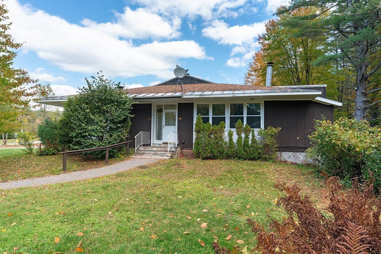Primary Photo - 1 High Pines Terrace