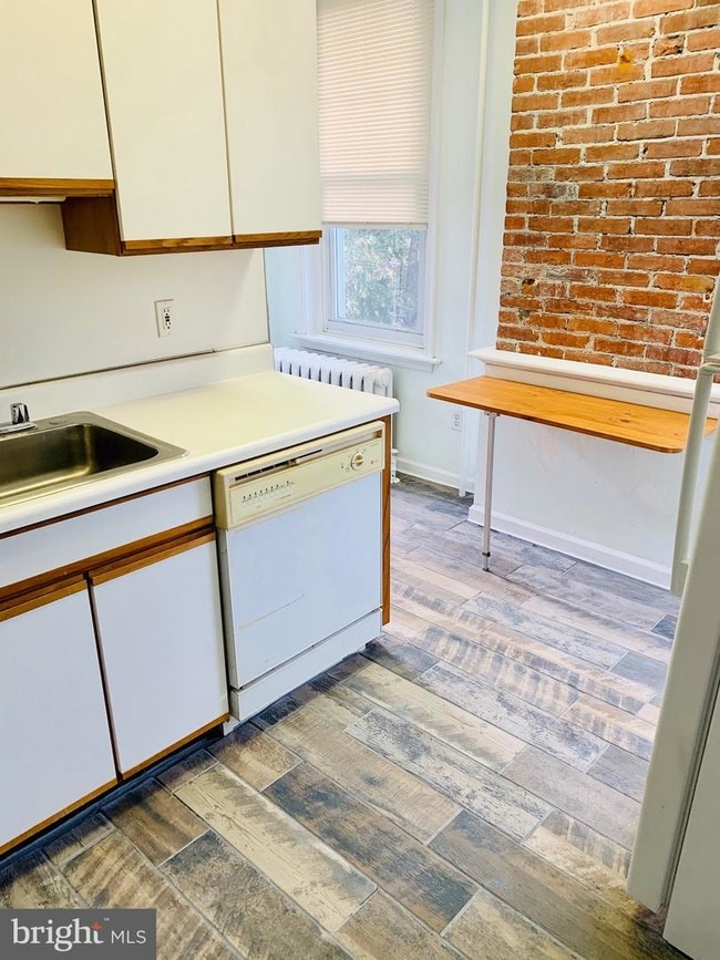 Building Photo - 108 Morton Ave