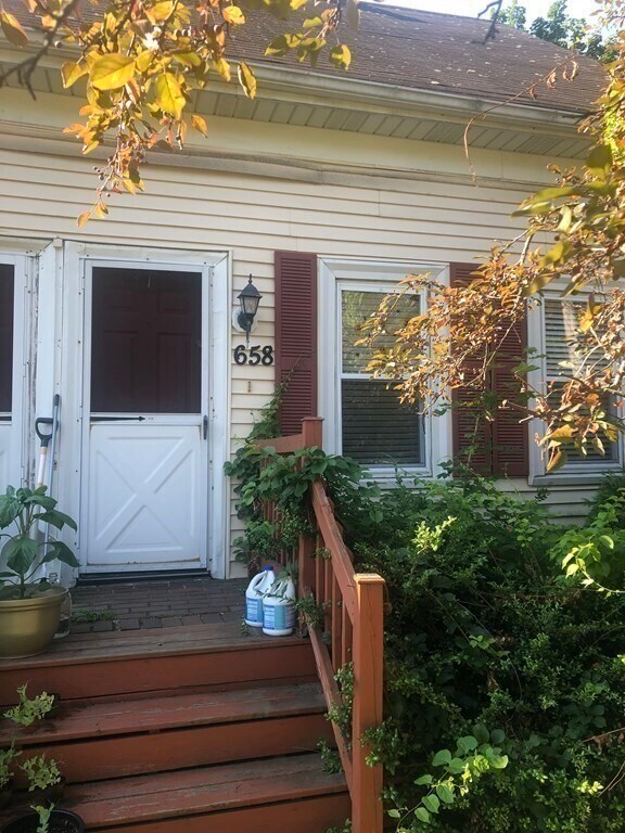 658 Old West Central St, Franklin, MA 02038 Townhome Rentals in