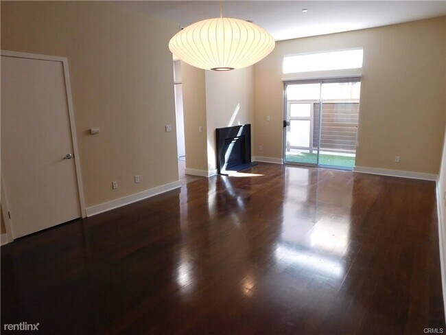 Building Photo - 11815 Laurelwood Dr