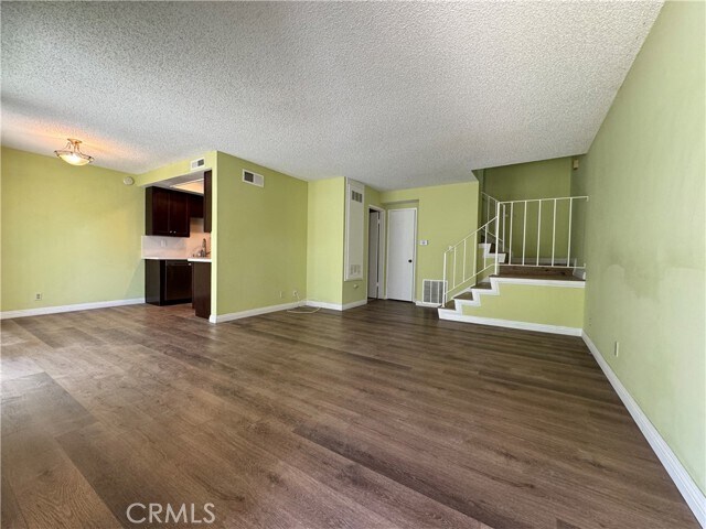 Building Photo - 1472 Forest Glen Dr