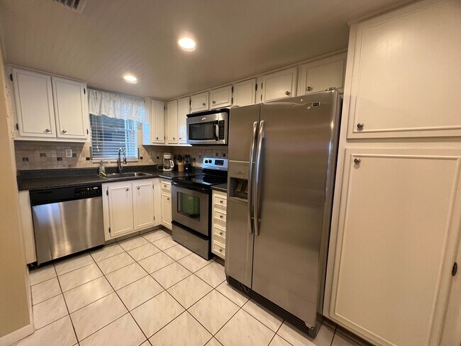 Photo - Beautiful 2/2 Waterview in Davie/Nova Apartment
