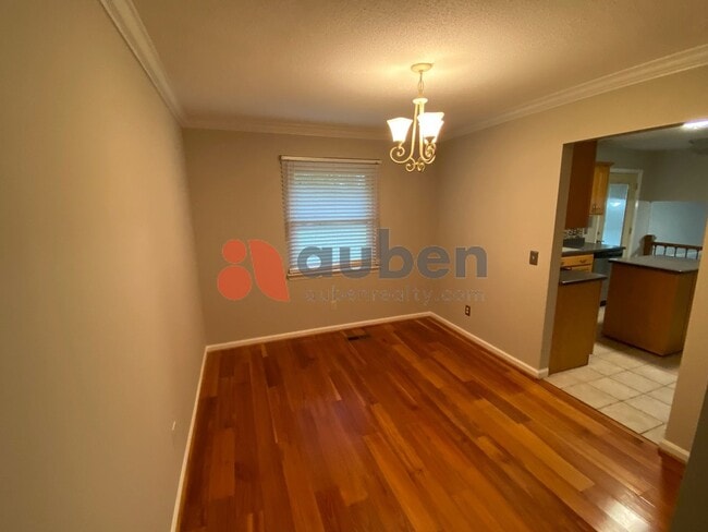 Foto del edificio - Updated 3BR Home with Garage, Deck & Private Fenced Yard