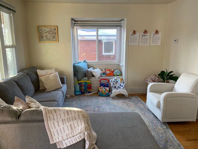 Building Photo - Spacious Home on Quiet Street