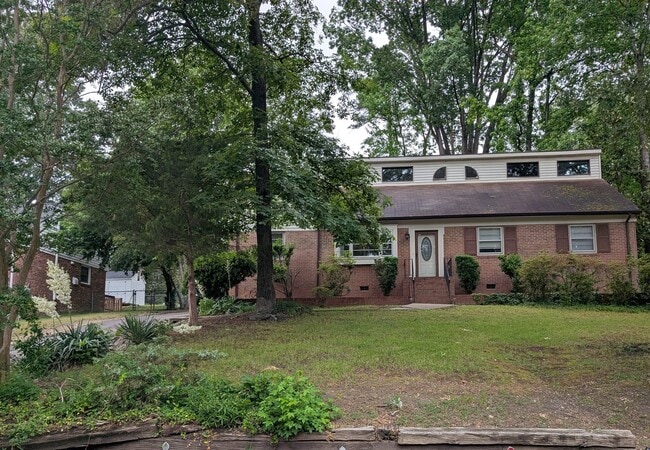 Building Photo - 8143 Brown Rd