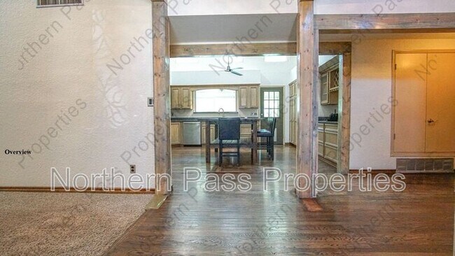 Foto del edificio - 612 Willow Glen Dr