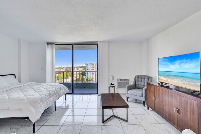 Building Photo - 777 NW 155th Ln