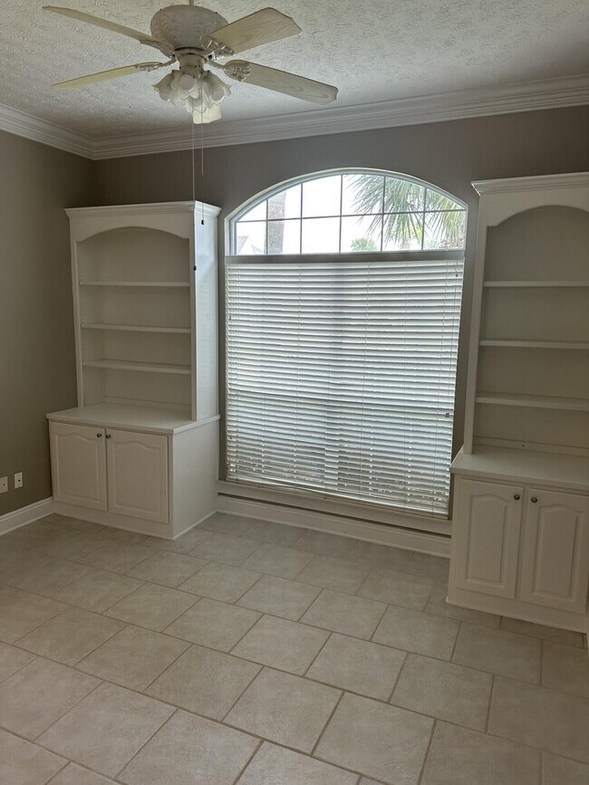 Building Photo - 118 Nautical Way